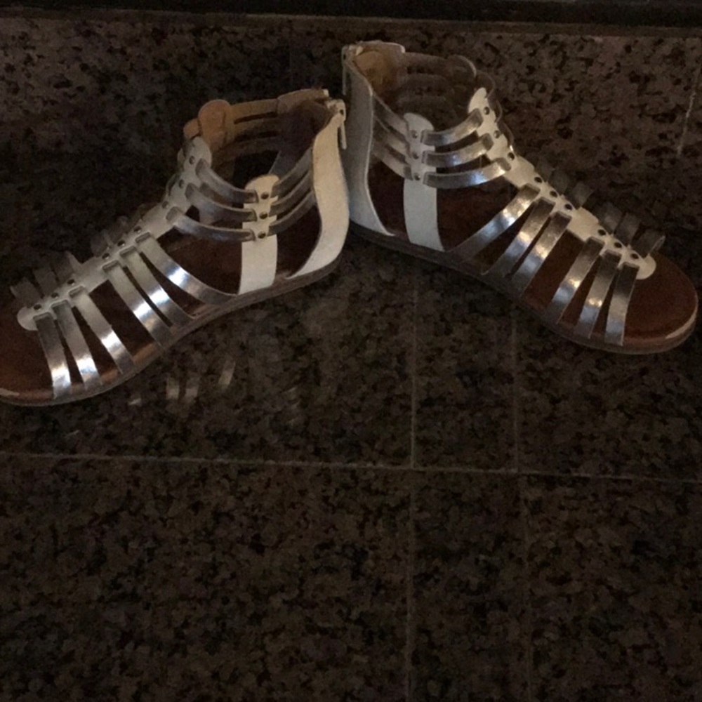 SO  sandals